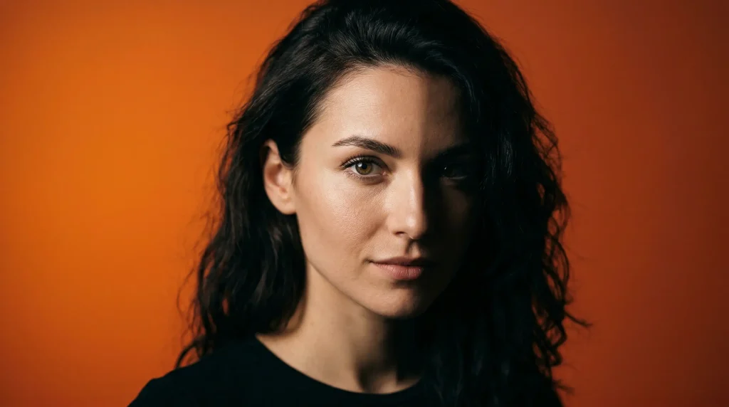 Портрет жінки з контрольованим світлом і тінями